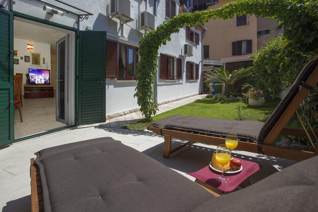 City Center Apartment Kadena Сплит Экстерьер фото
